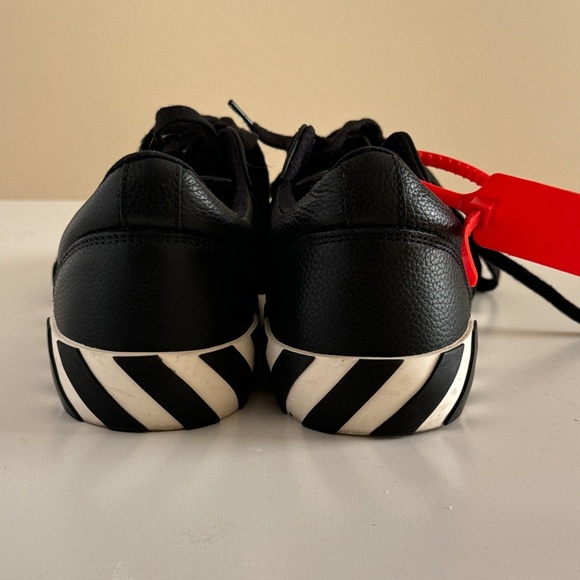 Off-White Vulcanized Sneaker Low Black White FW19 Vulc shoes - Picture 3 of 11